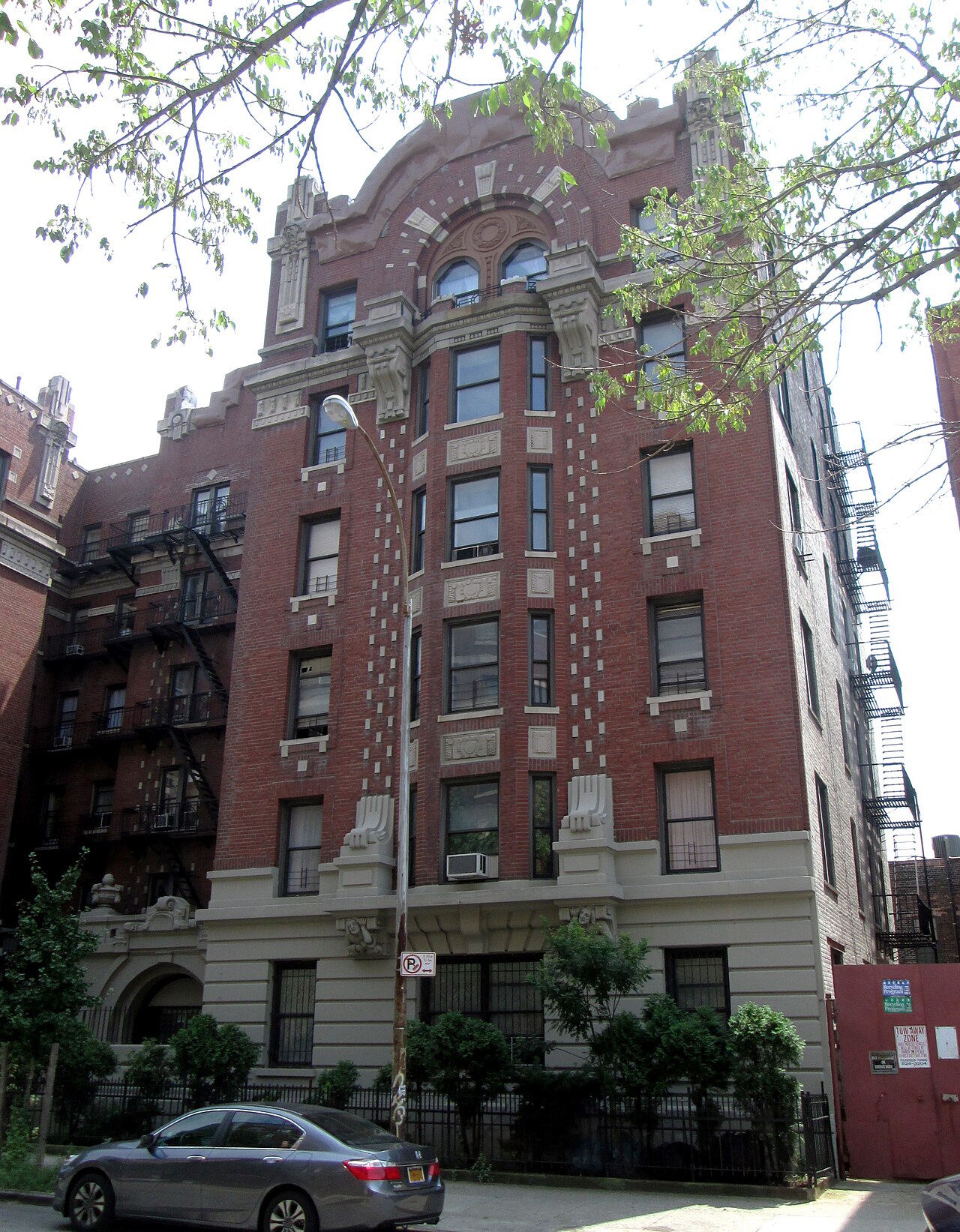 The Royal Castle Apartments at 26 (20-30) Gates Avenue at the corner of Clinton Avenue in the Clinton Hill neighborhood of Brooklyn, New York City was